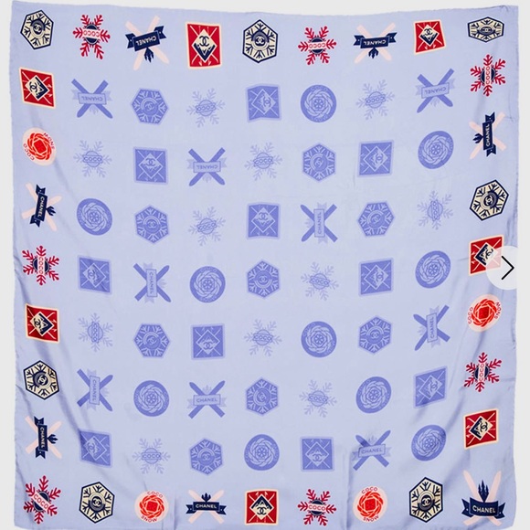 CHANEL White and Multicolor Scarf - Picture 3 of 15